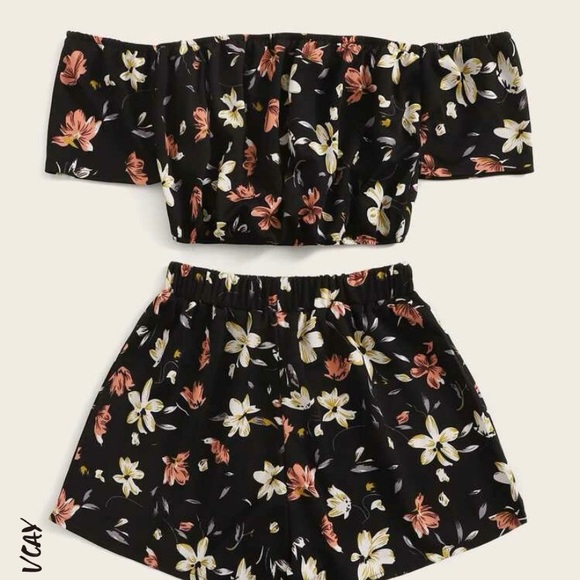Shein Floral off shoulder shorts set L - Picture 2 of 3